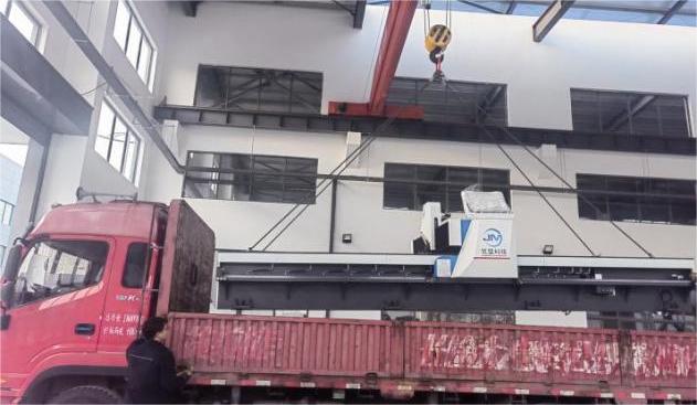 Máquina de ranhurar Jiangsu Jianmeng V enviada para Xangai